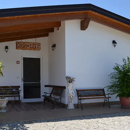 Bed and Breakfast Beb Casa Di Lety